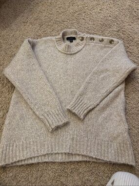 Good J Crew woman’s size xxs Cream Button-Shoulder Rib Knit Sweater